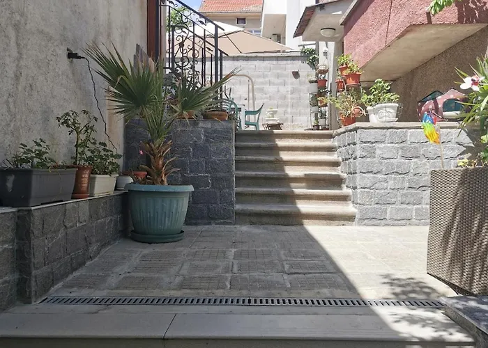 Charming Siyana - Self Check-in